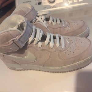 Nike suede Air Force 1 High top with Velcro
Size 12
Worn once
